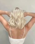 Perruque Synthétique Blonde A Frange Mi-Longue - Sofia