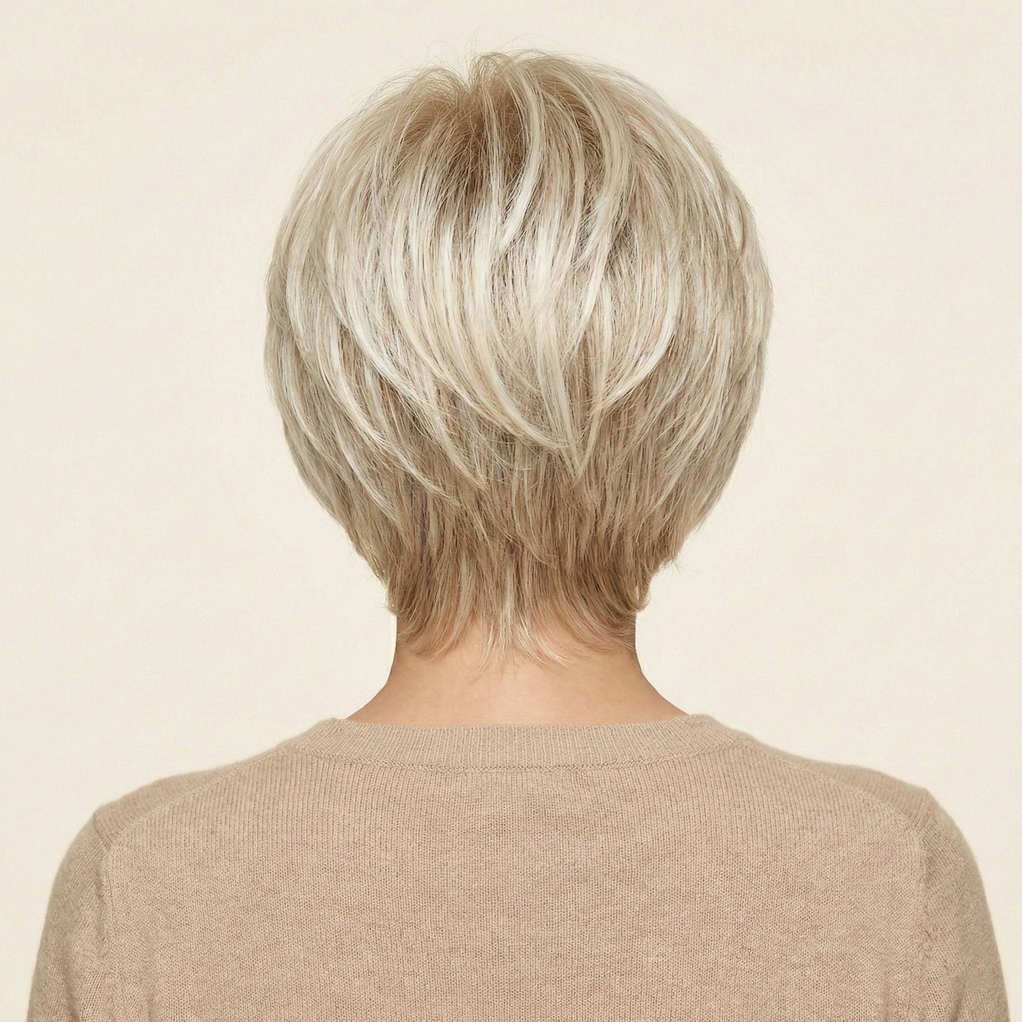 Perruque Synthétique Blonde Courte - Gabrielle - dos