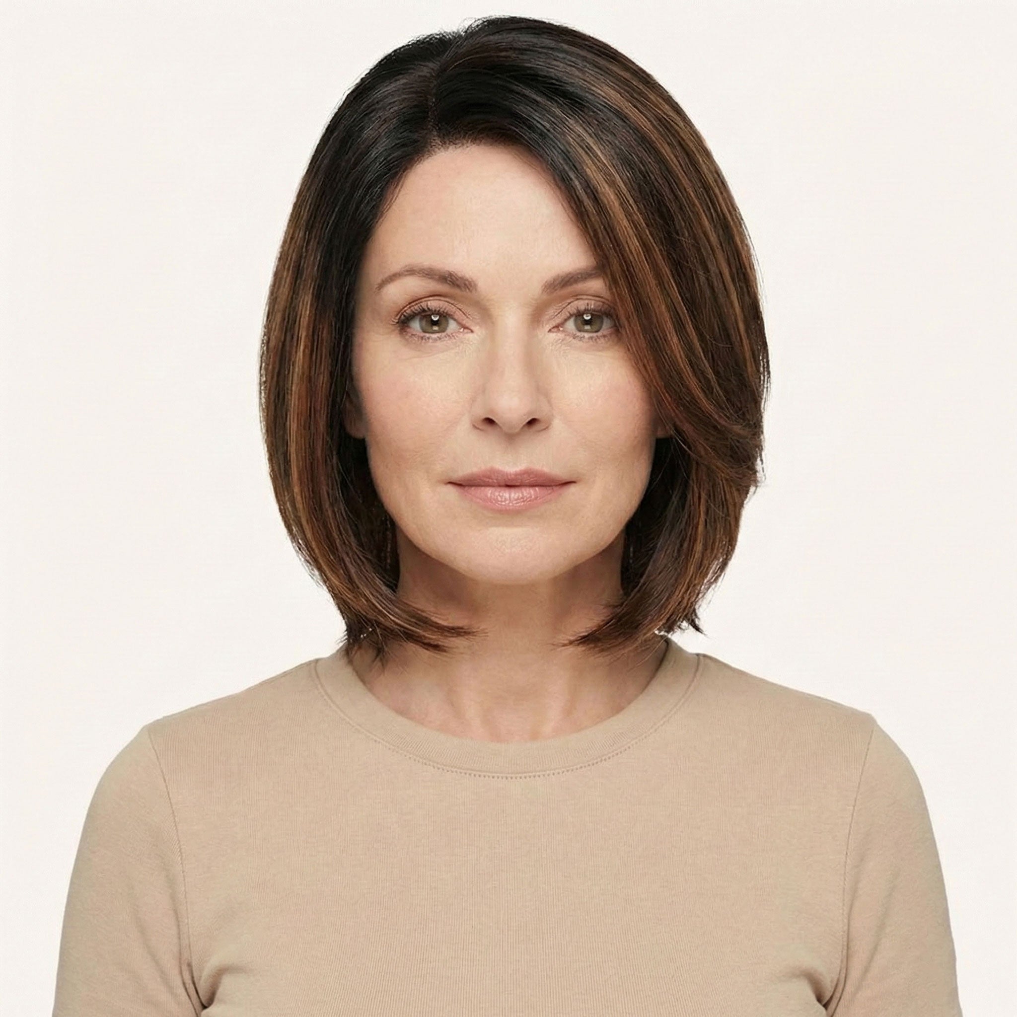 Perruque synthétique femme – style prêt-à-porter et entretien facile