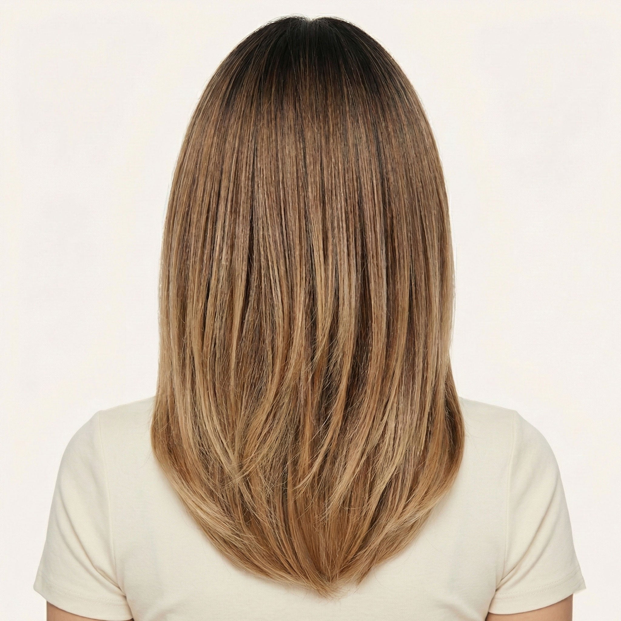 Perruque Synthétique Brune Mi-Longue - Delaney - dos