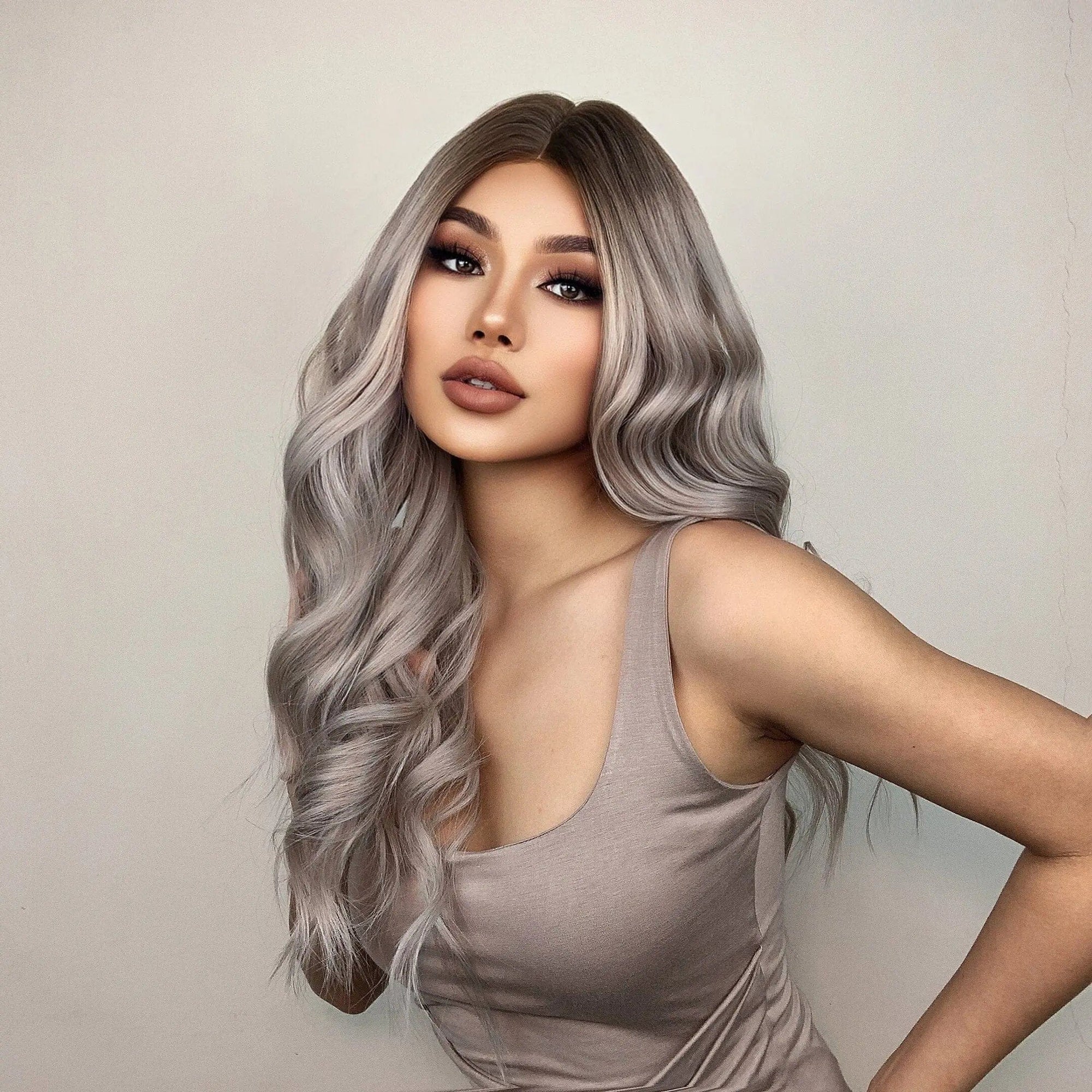 Perruque Synthétique Grise Longue - Valeska