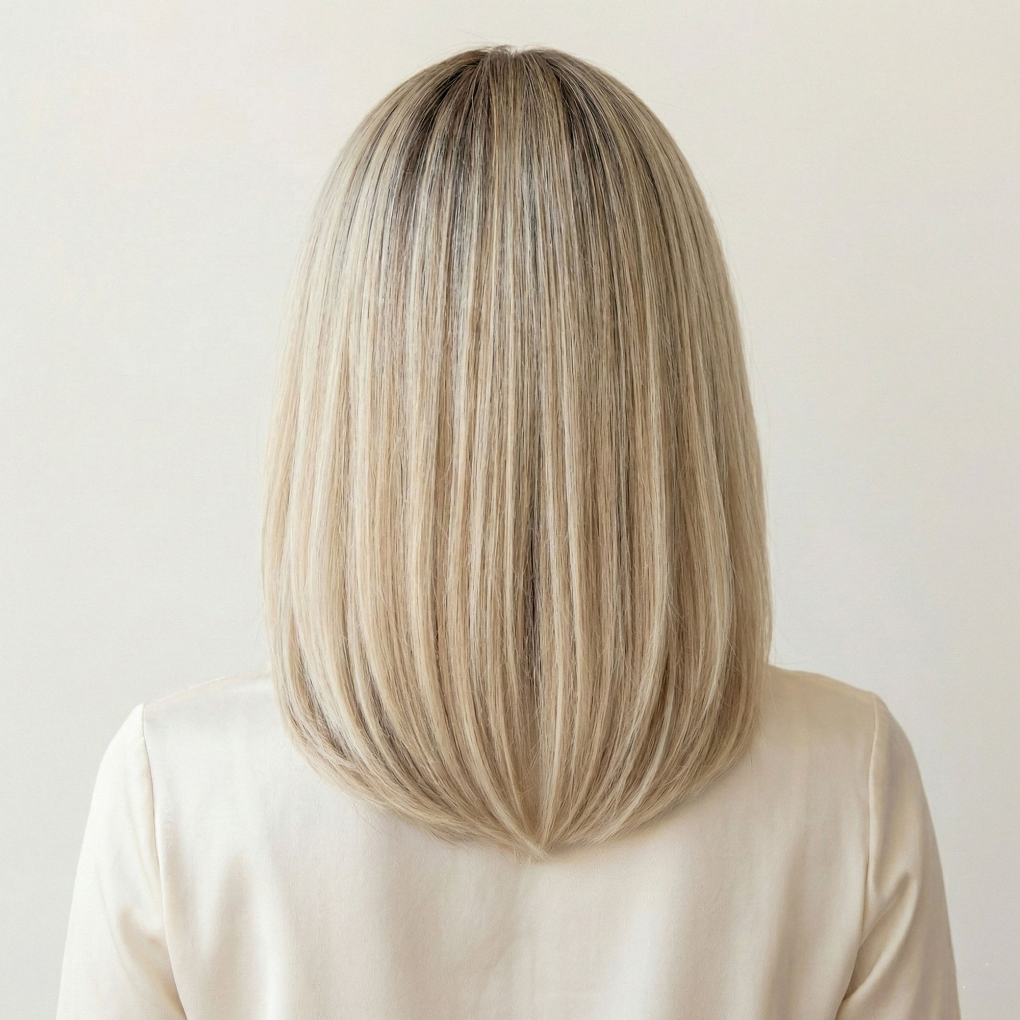 Perruque-Naturelle-Blonde-Carre-Mi-Long-Sandrine-dos