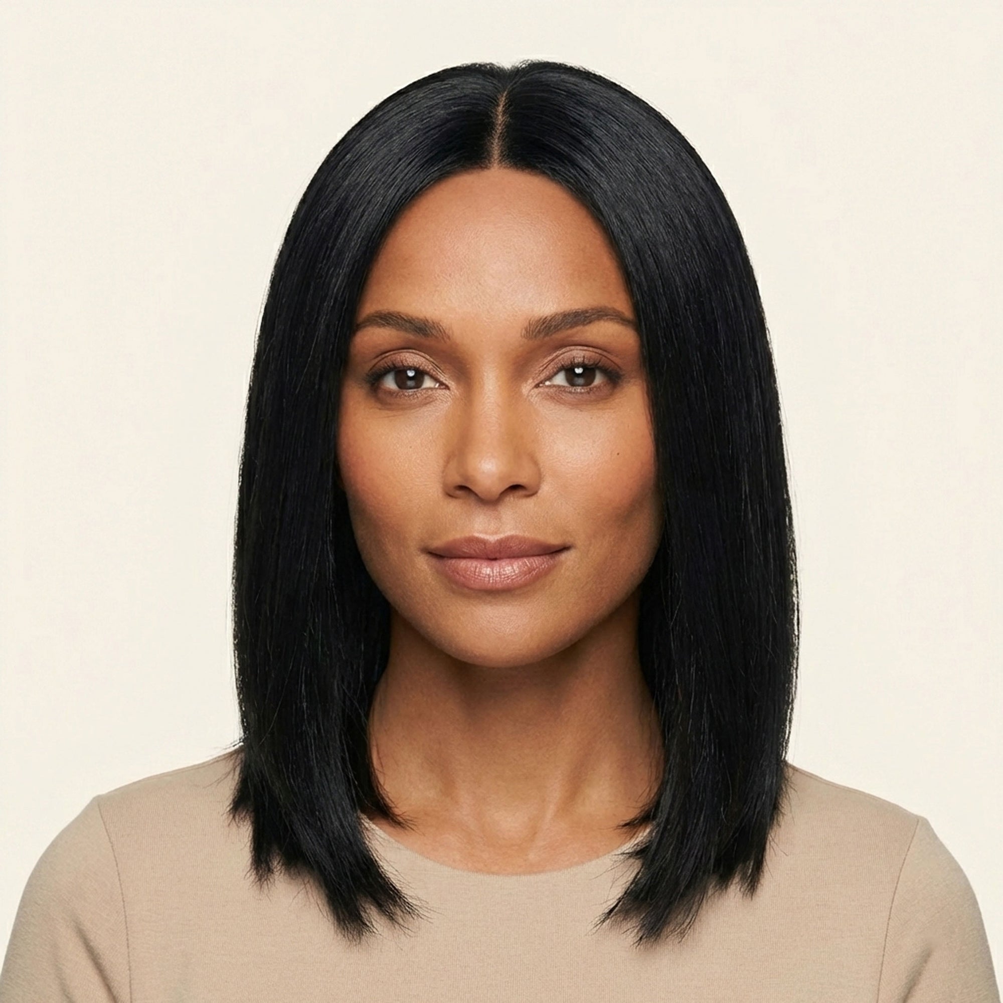 Perruque Naturelle Noire Mi-Longue - Morgane