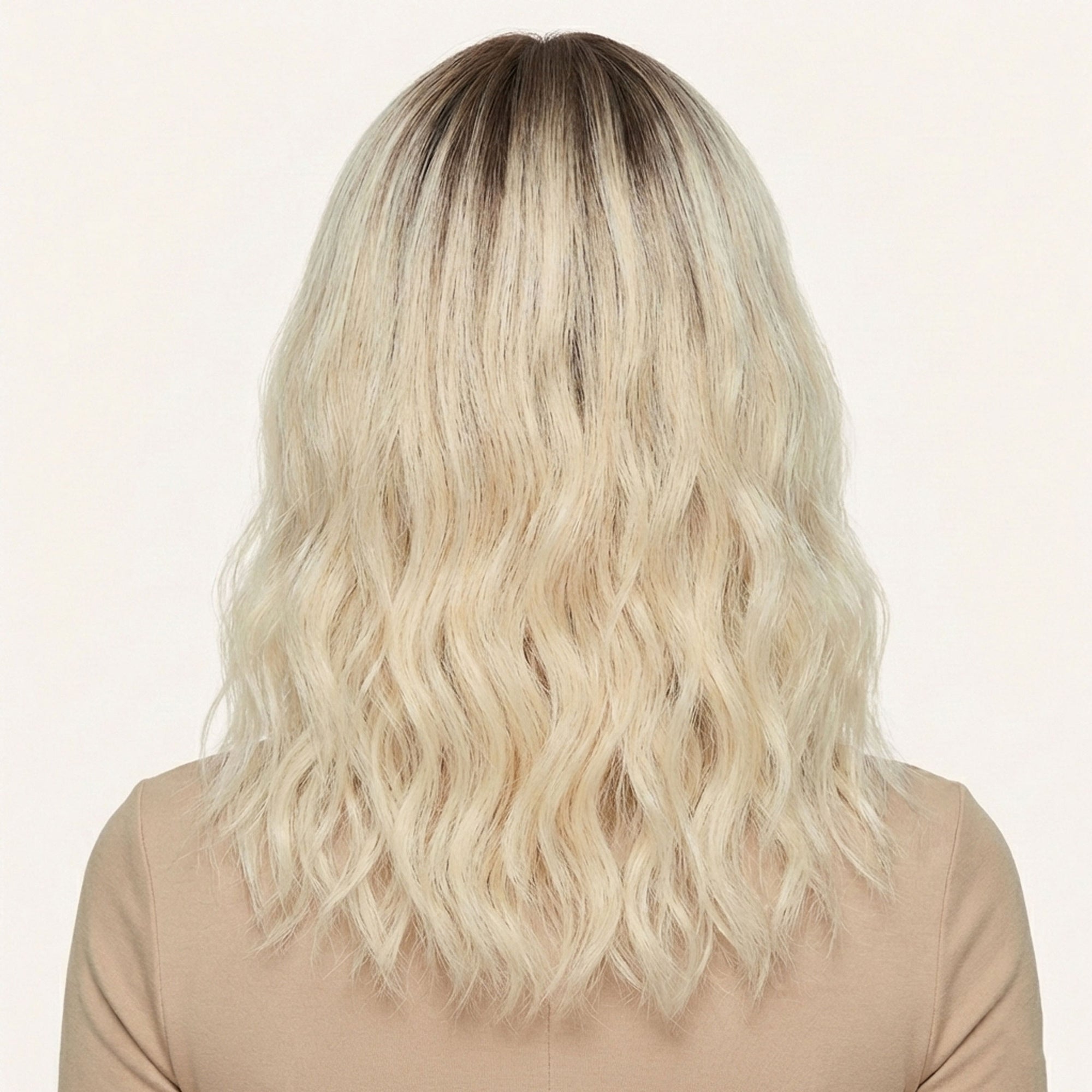 Perruque Synthétique Blonde Bouclée Mi-Longue - Maëva - dos