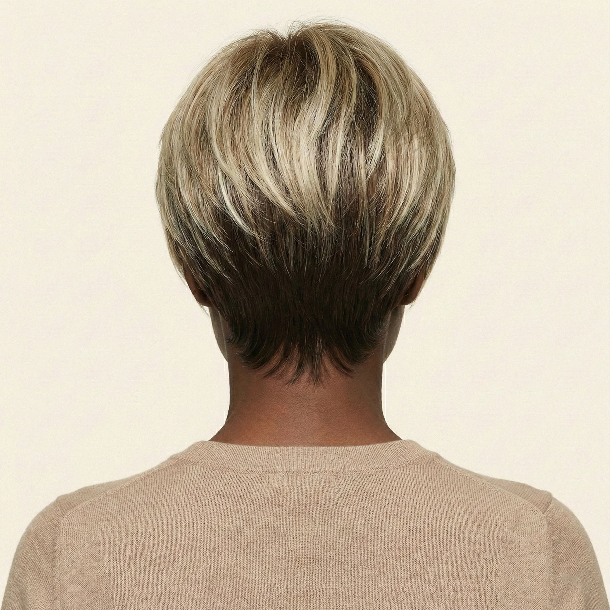 Perruque Synthétique Blonde Courte - Vanessa - dos