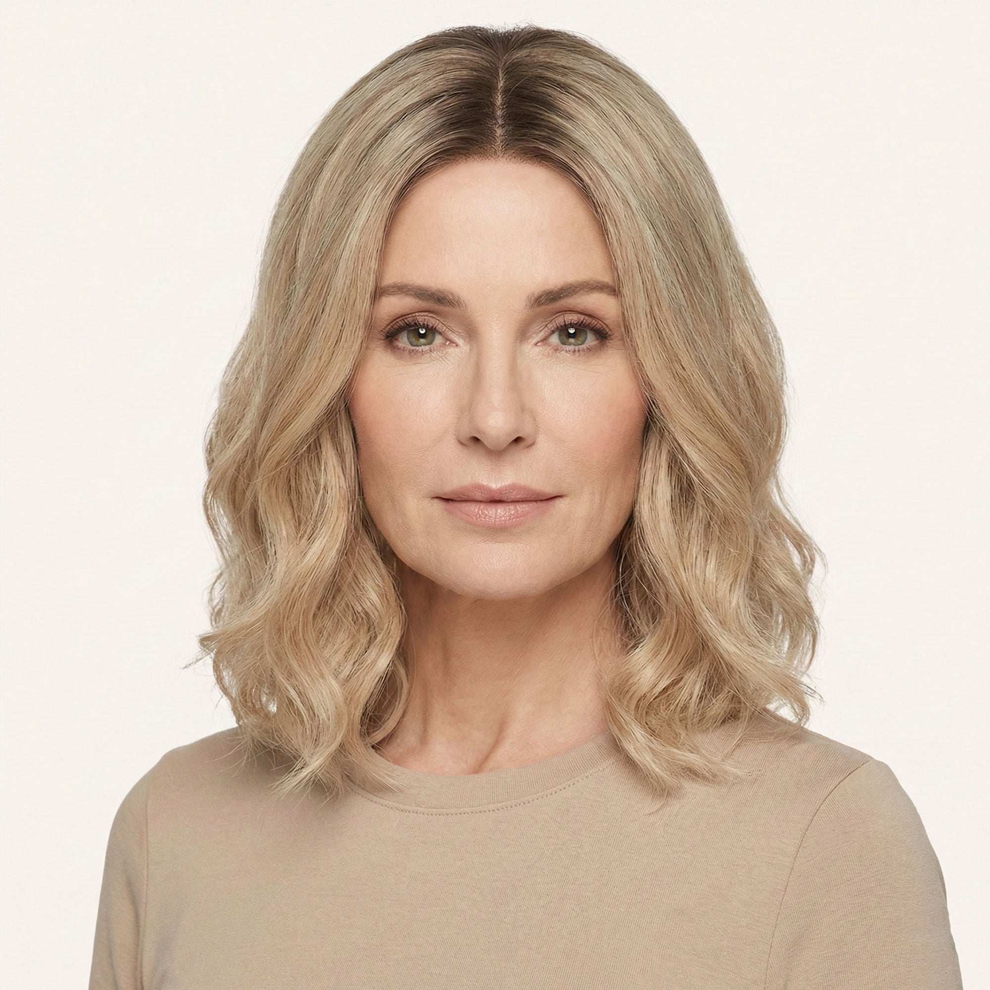 Perruque Synthétique Blonde Mi-Longue - Cassandra